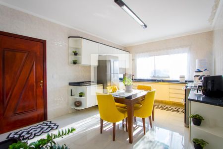 Casa à venda com 242m², 3 quartos e 2 vagasCozinha