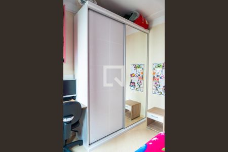 Apartamento à venda com 84m², 3 quartos e 2 vagasQuarto 2 - Armários