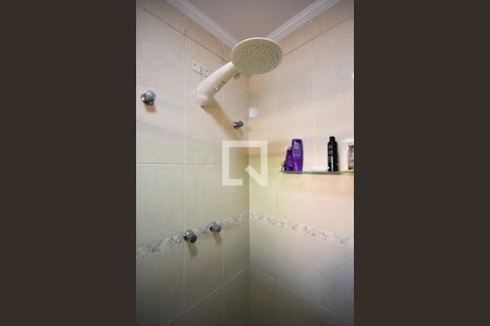 Casa à venda com 141m², 4 quartos e 4 vagasChuveiro do banheiro da suíte 3