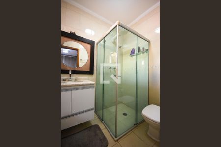 Casa à venda com 141m², 4 quartos e 4 vagasBanheiro suíte 3