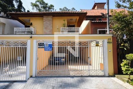 Casa à venda com 141m², 4 quartos e 4 vagasFachada