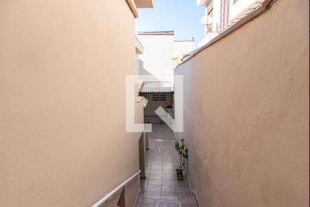 Casa à venda com 150m², 3 quartos e 2 vagasCorredor