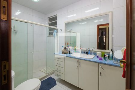 Apartamento à venda com 240m², 4 quartos e 1 vaga Apartamento à venda com 240m², 4 quartos e 1 vagaBanheiro Corredor