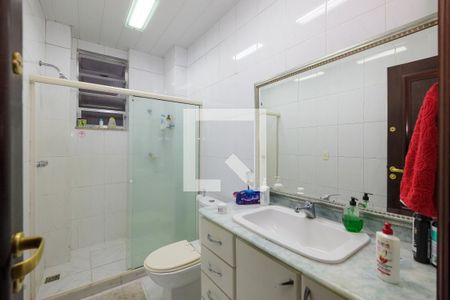 Apartamento à venda com 240m², 4 quartos e 1 vaga Apartamento à venda com 240m², 4 quartos e 1 vagaBanheiro Corredor