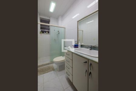 Apartamento à venda com 240m², 4 quartos e 1 vaga Apartamento à venda com 240m², 4 quartos e 1 vagaBanheiro Corredor