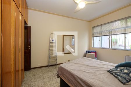 Apartamento à venda com 240m², 4 quartos e 1 vaga Apartamento à venda com 240m², 4 quartos e 1 vagaQuarto 4