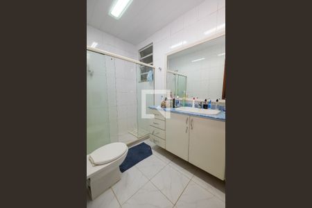 Apartamento à venda com 240m², 4 quartos e 1 vaga Apartamento à venda com 240m², 4 quartos e 1 vagaBanheiro Corredor