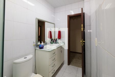 Apartamento à venda com 240m², 4 quartos e 1 vaga Apartamento à venda com 240m², 4 quartos e 1 vagaBanheiro Corredor