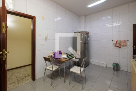 Apartamento à venda com 240m², 4 quartos e 1 vaga Apartamento à venda com 240m², 4 quartos e 1 vagaCozinha
