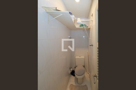 Apartamento à venda com 240m², 4 quartos e 1 vaga Apartamento à venda com 240m², 4 quartos e 1 vagaBanheiro de serviço