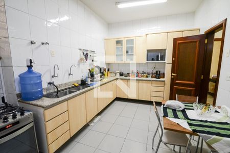 Apartamento à venda com 240m², 5 quartos e 1 vagaCozinha