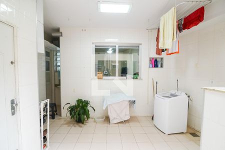 Apartamento à venda com 240m², 5 quartos e 1 vagaÁrea de Serviço