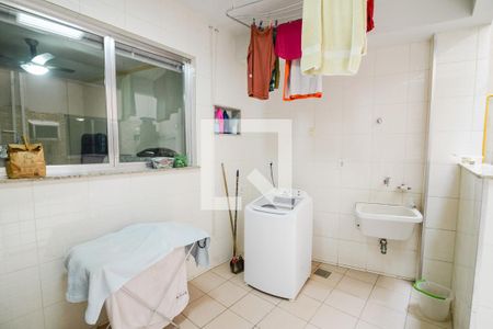 Apartamento à venda com 240m², 5 quartos e 1 vagaÁrea de Serviço