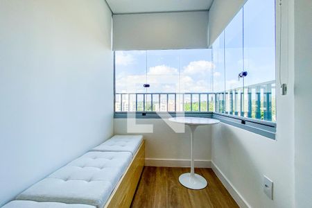 Varanda de kitnet/studio para alugar com 0 quarto, 19m² em Jardim das Acácias, São Paulo