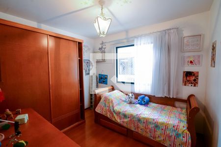 Apartamento à venda com 140m², 3 quartos e 2 vagasQuarto 2