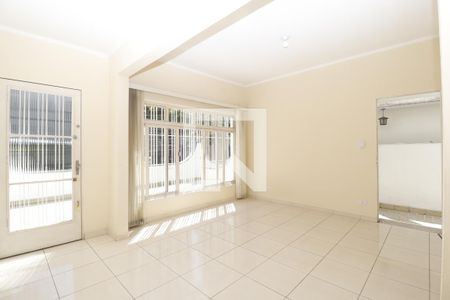 Sala de casa para alugar com 5 quartos, 200m² em Vila Paulicéia, São Paulo
