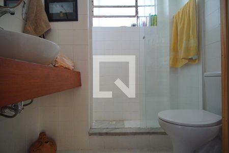 Banheiro de apartamento para alugar com 2 quartos, 100m² em Rio Branco, Porto Alegre