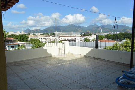 Casa de condomínio à venda com 308m², 5 quartos e 1 vagaTerraço
