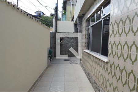 Casa de condomínio à venda com 308m², 5 quartos e 1 vagaQuintal
