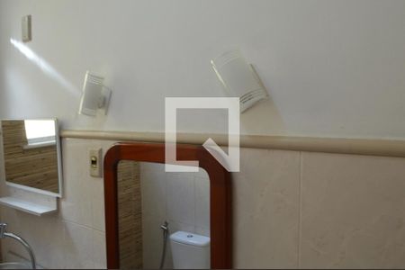 Casa de condomínio à venda com 308m², 5 quartos e 1 vagaLavabo