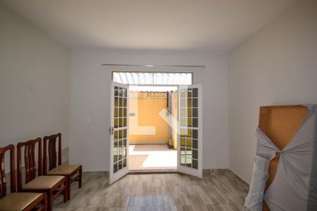 Sala de casa para alugar com 2 quartos, 99m² em São José, Nova Iguaçu