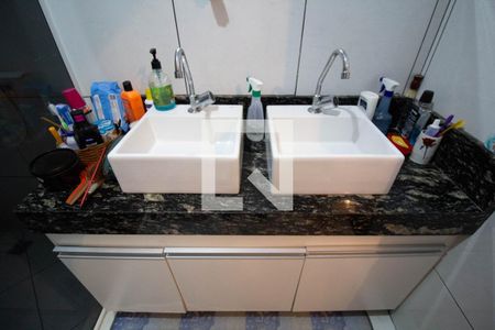 Casa à venda com 75m², 2 quartos e 1 vagaBanheiro