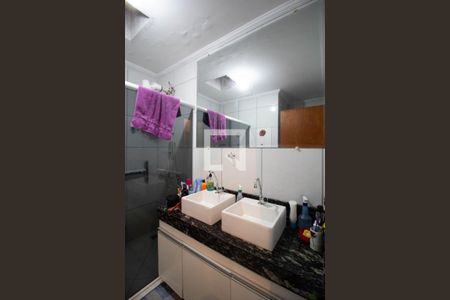 Casa à venda com 75m², 2 quartos e 1 vagaBanheiro