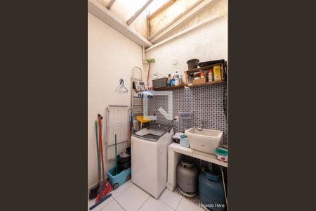 Casa de condomínio à venda com 58m², 2 quartos e 1 vagaÁrea de Serviço