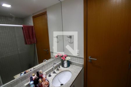 Apartamento à venda com 84m², 3 quartos e 2 vagasBanheiro Social