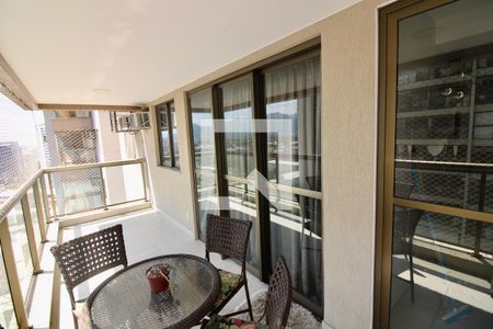 Apartamento à venda com 84m², 3 quartos e 2 vagasVaranda da Sala