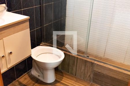 Casa de condomínio à venda com 170m², 2 quartos e sem vaga Casa de condomínio à venda com 170m², 2 quartos e sem vagaBanheiro