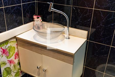 Casa de condomínio à venda com 170m², 2 quartos e sem vaga Casa de condomínio à venda com 170m², 2 quartos e sem vagaBanheiro