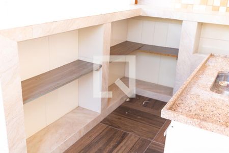 Casa de condomínio à venda com 170m², 2 quartos e sem vaga Casa de condomínio à venda com 170m², 2 quartos e sem vagaTerraço