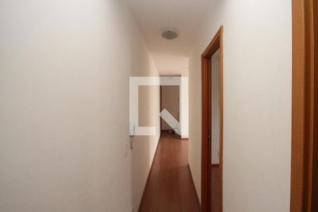 Corredor de apartamento para alugar com 2 quartos, 45m² em Jardim Colonial, São Paulo