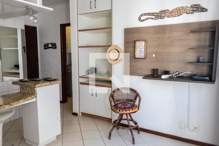 Sala e Cozinha de apartamento para alugar com 1 quarto, 42m² em Canasvieiras, Florianópolis