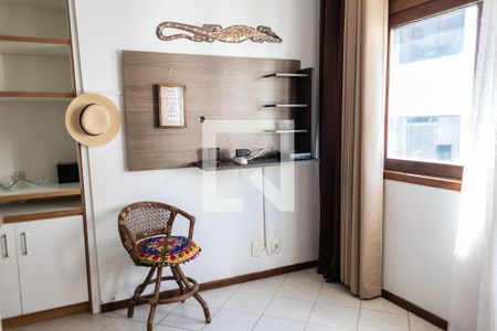 Sala de apartamento para alugar com 1 quarto, 42m² em Canasvieiras, Florianópolis
