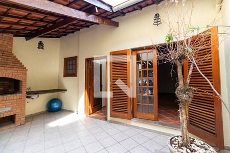 Casa à venda com 200m², 3 quartos e 3 vagasChurrasqueira