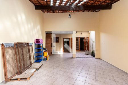 Casa à venda com 200m², 3 quartos e 3 vagasGaragem