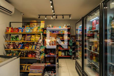 Apartamento à venda com 85m², 2 quartos e 2 vagas Apartamento à venda com 85m², 2 quartos e 2 vagasMercado/Conveniência