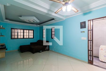 Sala de casa para alugar com 3 quartos, 200m² em Vila Maria Rosa, Ferraz de Vasconcelos