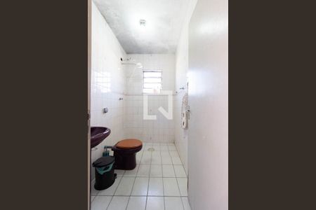 Casa à venda com 200m², 4 quartos e 1 vagaBanheiro 1