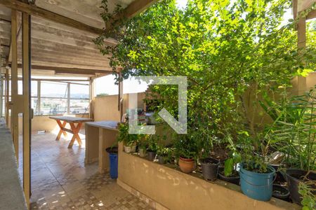 Casa à venda com 200m², 4 quartos e 1 vagaQuintal