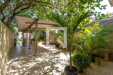 Casa à venda com 200m², 4 quartos e 1 vagaQuintal