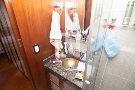 Apartamento para alugar com 80m², 2 quartos e 1 vagaSuíte banheiro 