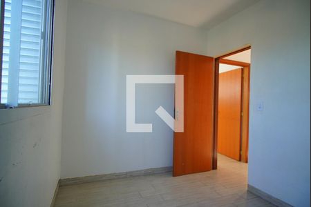 Quarto  de apartamento à venda com 2 quartos, 51m² em Rubem Berta, Porto Alegre