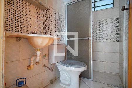 Banheiro  de apartamento à venda com 2 quartos, 51m² em Rubem Berta, Porto Alegre