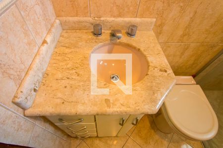 Casa à venda com 312m², 3 quartos e 2 vagasCasa 2 - Banheiro do quarto 1