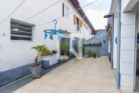 Casa à venda com 257m², 4 quartos e 2 vagas Casa à venda com 257m², 4 quartos e 2 vagasQuintal