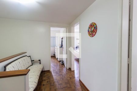 Casa à venda com 257m², 4 quartos e 2 vagas Casa à venda com 257m², 4 quartos e 2 vagasCorredor