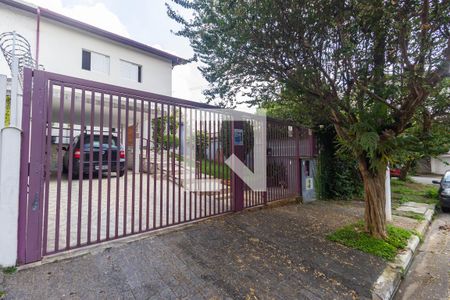 Casa à venda com 257m², 4 quartos e 2 vagas Casa à venda com 257m², 4 quartos e 2 vagasFachada
